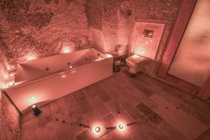 stone bed cave suite